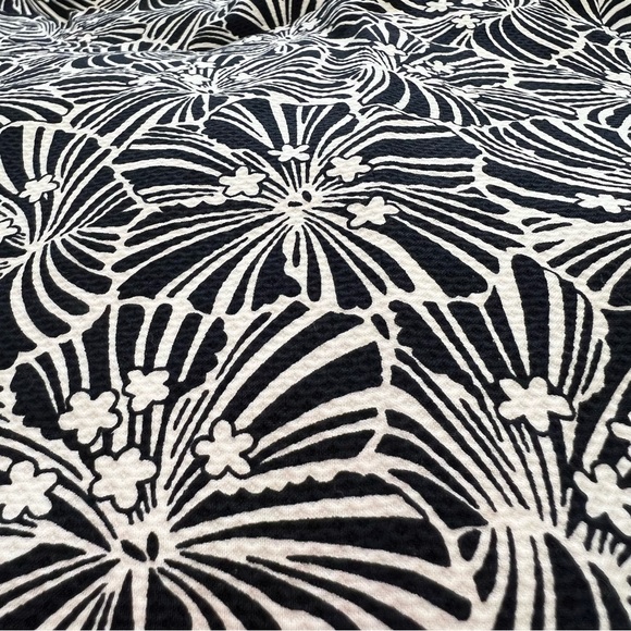 Sleeveless Black and White Floral Pattern Brooks Brothers Midi Dress - Size 4 - Picture 6 of 8